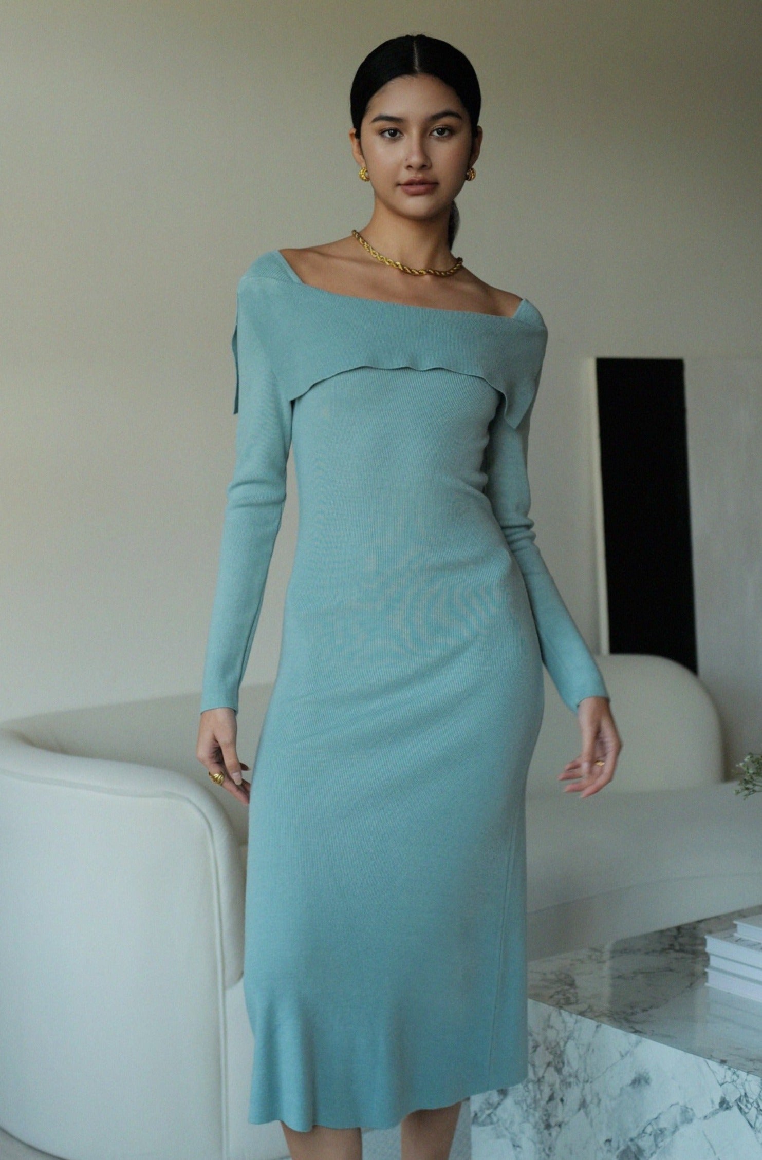 Gloomy day knit dress in blue