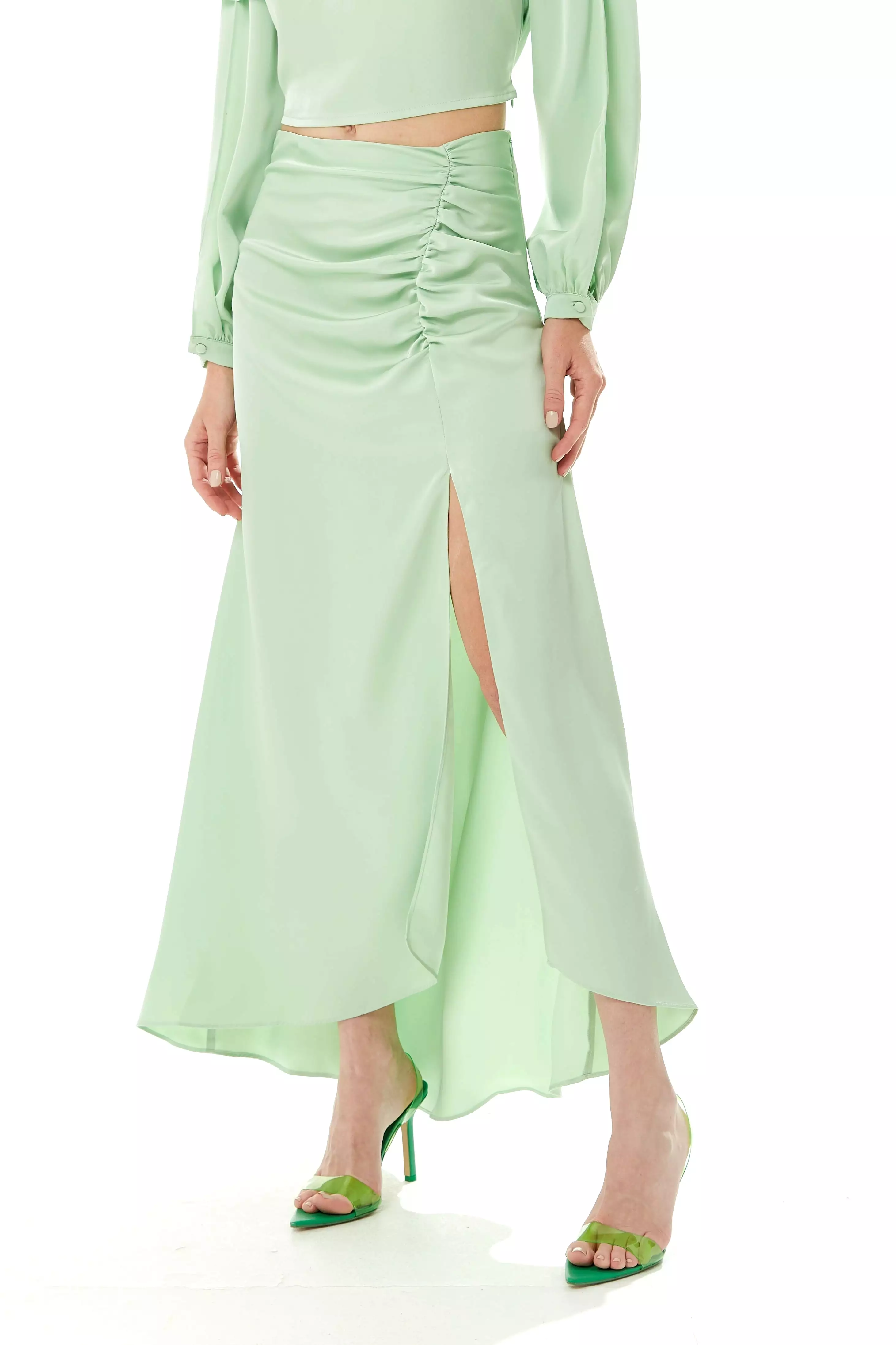 Liquorish Gathered Detail Maxi Skirt With A Slit In Mint