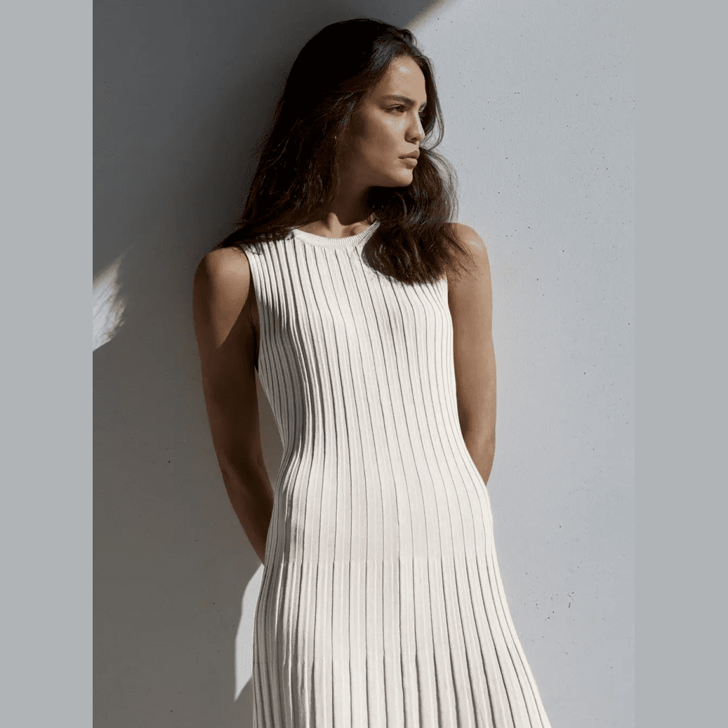 Sleeveless Large Hem Knit Long Dress in Off-White