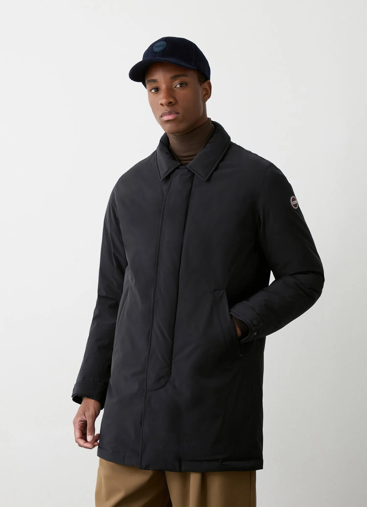 Waterproof coat with seamless interior-